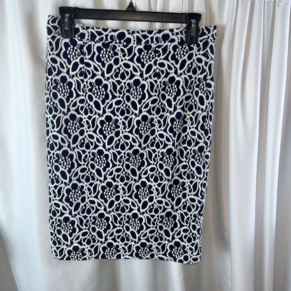 Eva Mendes From New York Company Women’s Navy Blue White Floral Lace Midi Skirt